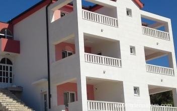 Appartements Simac, logement privé à Rogoznica, Croatie